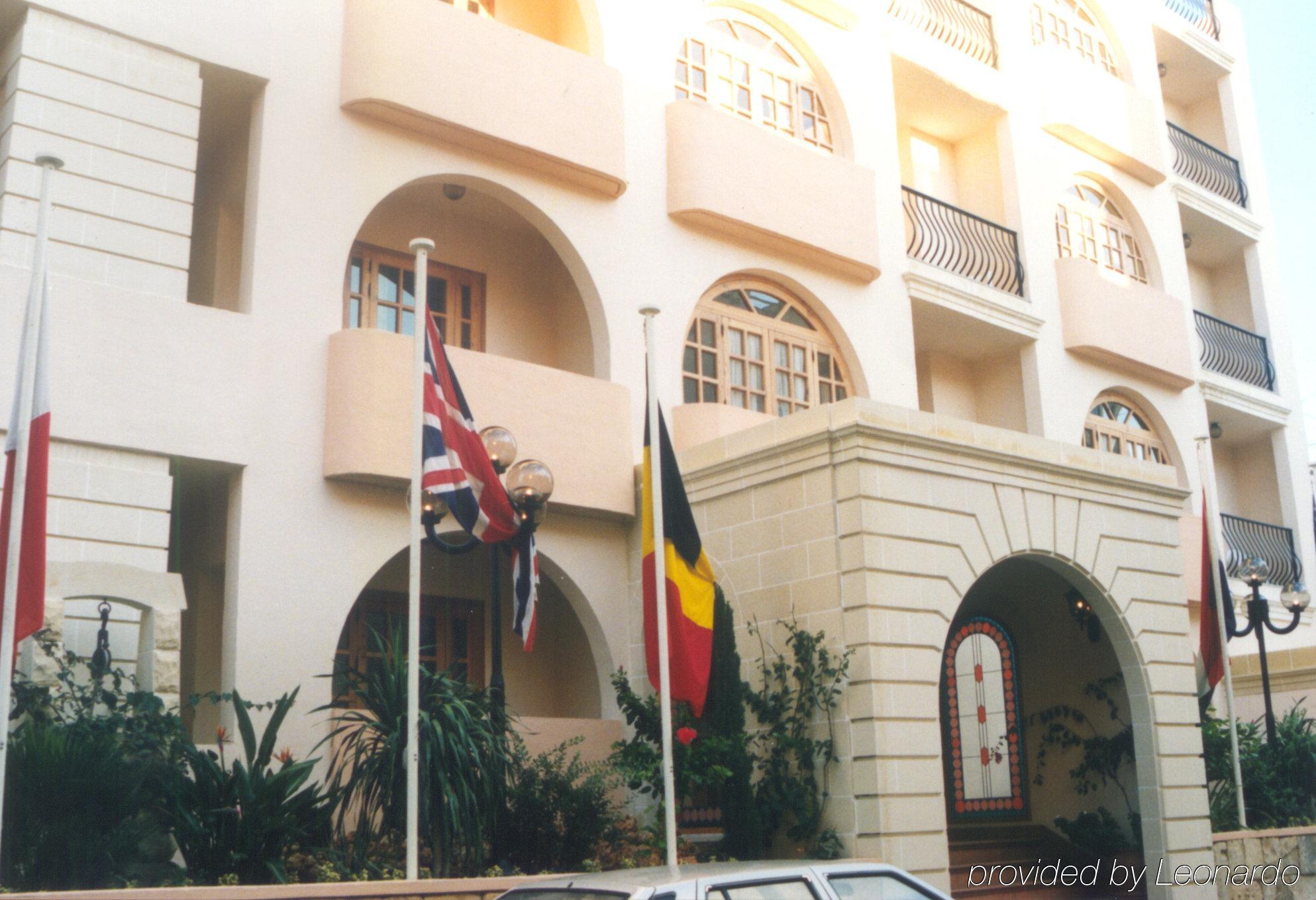 The Mediterranea Hotel & Suites St. Paul's Bay Exterior foto
