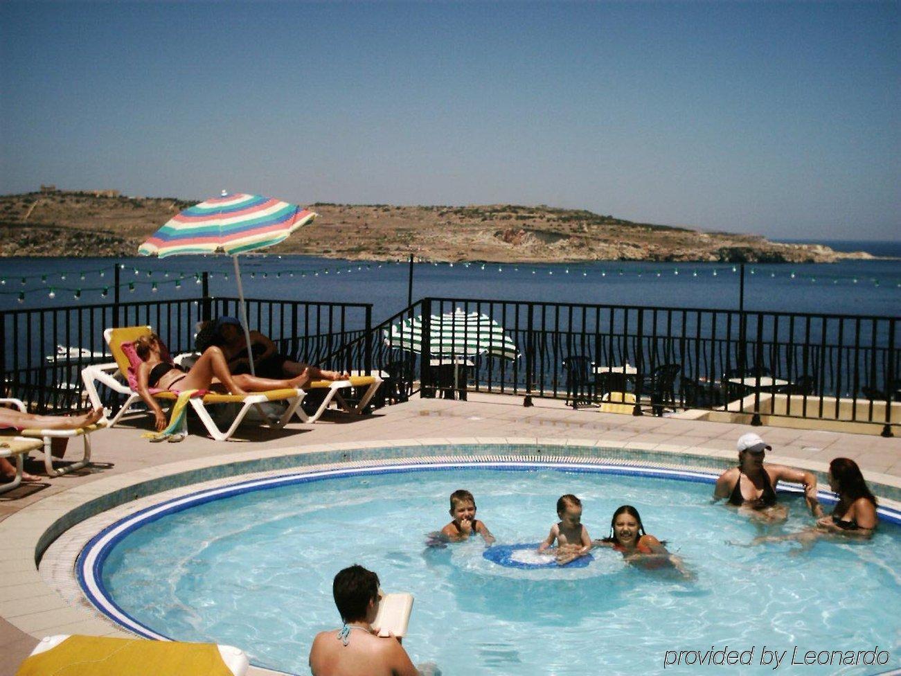 The Mediterranea Hotel & Suites St. Paul's Bay Exterior foto